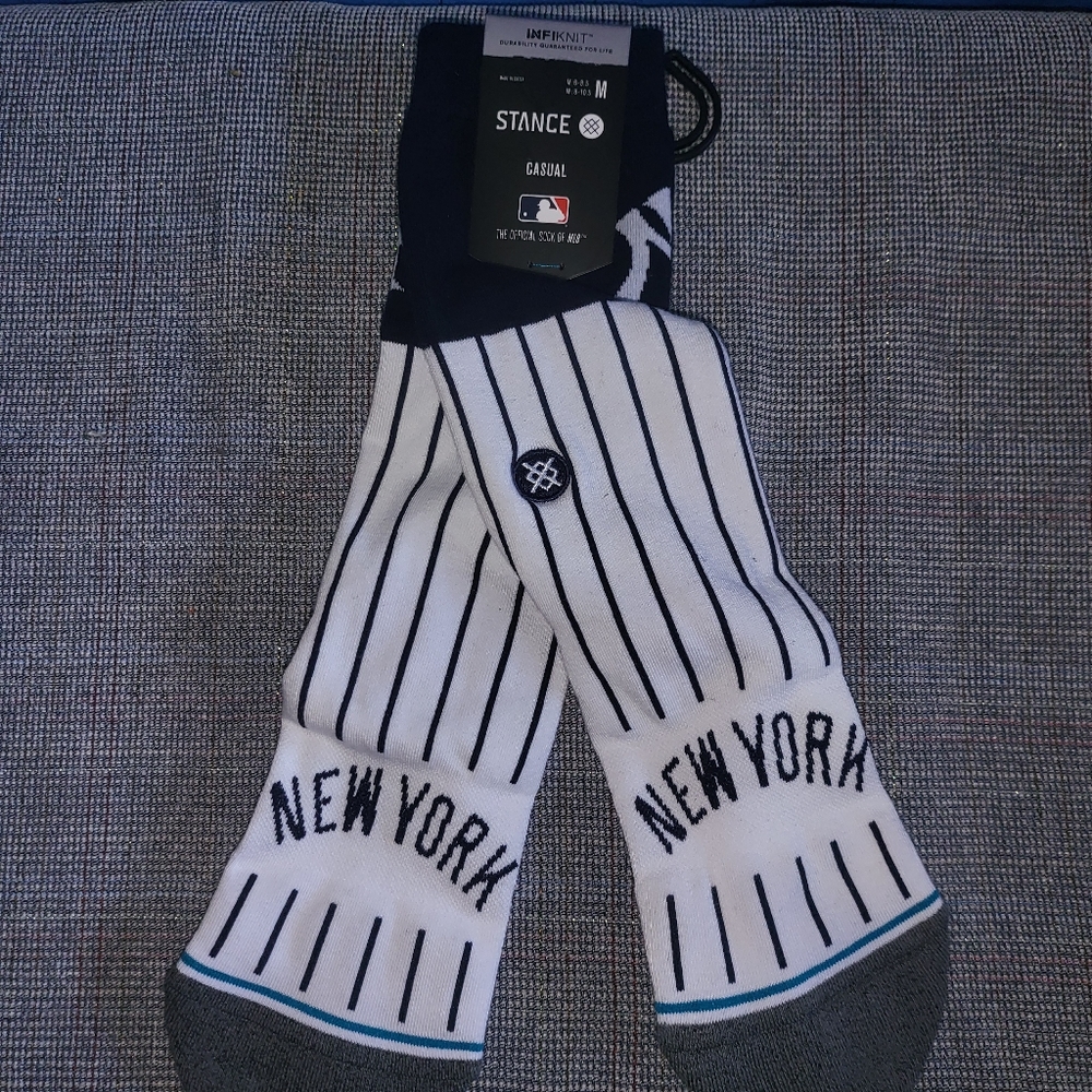 NEW Stance MLB New York Yankees NY Infiknit Socks Size M Men 6-8.8 Women 8-10